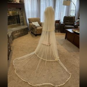 Vintage bridal veil